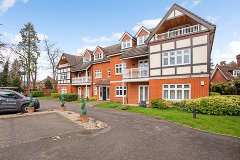 2 bedroom penthouse for sale, Clevehurst, St. Georges Avenue, Weybridge, Surrey, KT13