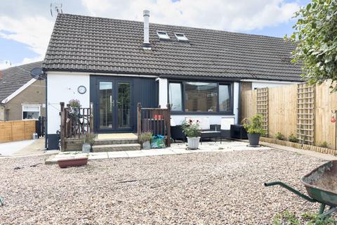 3 bedroom semi-detached bungalow for sale, Oaks Green Mount, Rastrick, HD6 3LS