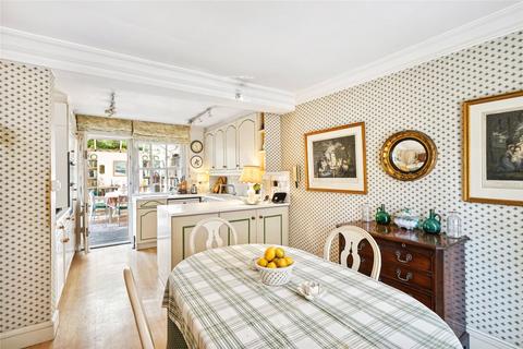 2 Redcliffe Mews, London, SW10 9JU