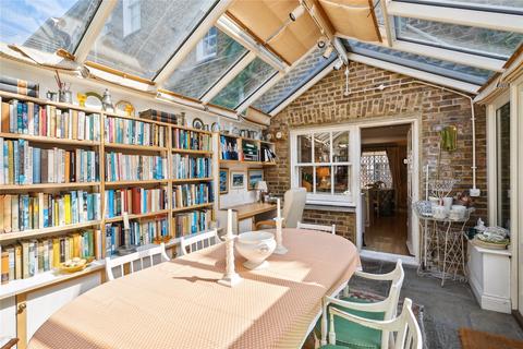 2 Redcliffe Mews, London, SW10 9JU