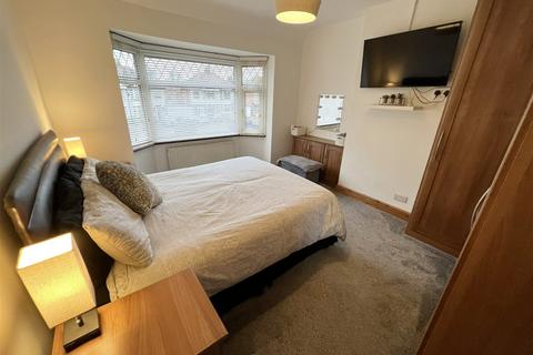 17 Colebrook Road, Shirley, Solihull, B90 2LB