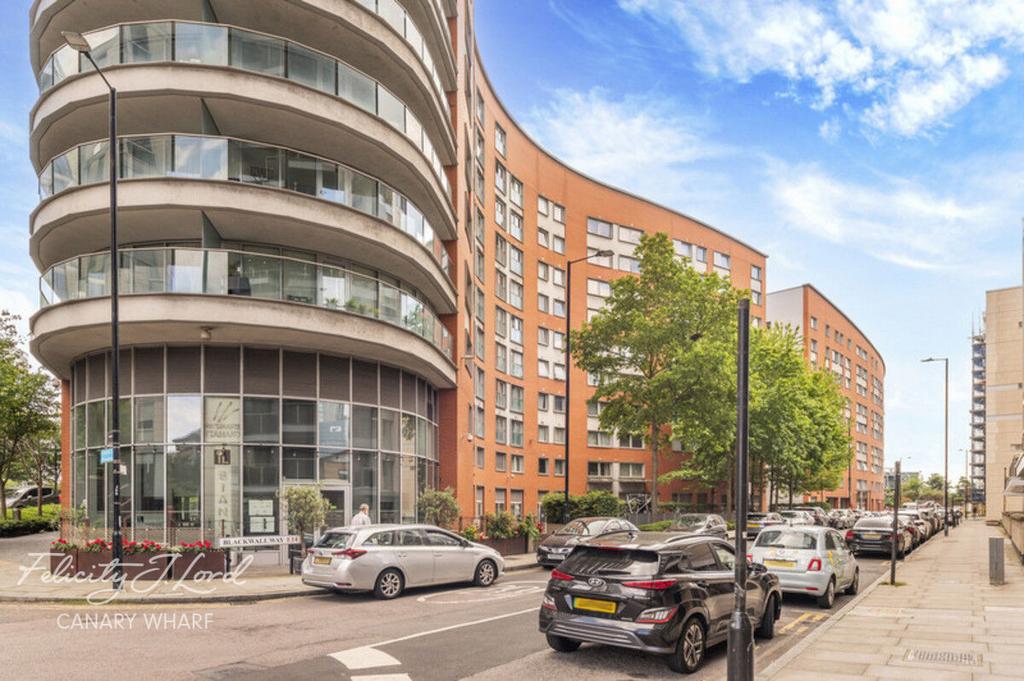 Blackwall Way, London 2 bed flat for sale £500,000