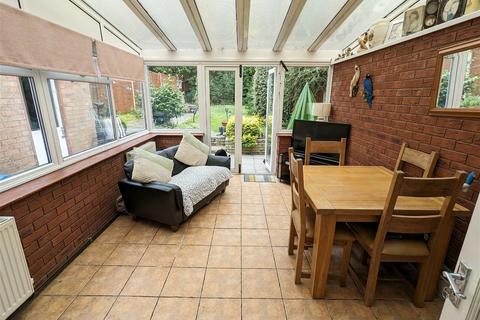 20 Arlescote Road, Solihull, B92 9HX