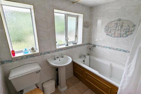 20 Arlescote Road, Solihull, B92 9HX