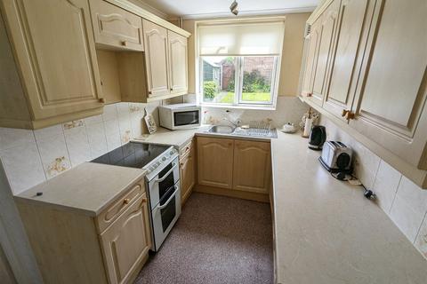 20 Bramcote Drive, Solihull, B91 2HT