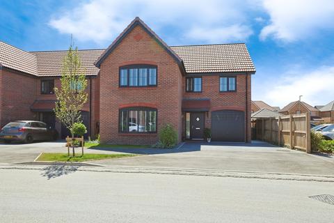 4 bedroom detached house for sale, Blenheim Avenue, Brough, HU15 1WX