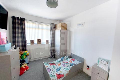 2 bedroom end of terrace house to rent, Larne Road, Hull HU9