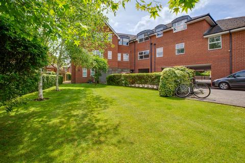 2 bedroom flat for sale, Fairford Road, Burnham Court Fairford Road, SL6