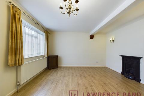 3 bedroom semi-detached house to rent, Eastern Avenue, Pinner, HA5