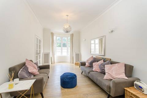 2 bedroom flat to rent, Hall Road, St John's Wood, London, NW8