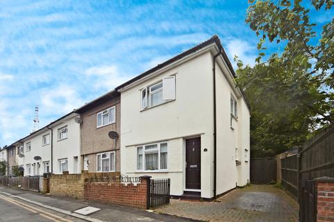 3 bedroom end of terrace house for sale, Pear Tree Close, Mitcham CR4