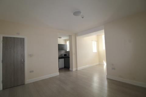 Studio to rent, Lady Margaret Road, Southall UB1