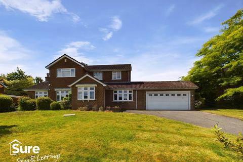 4 bedroom detached house to rent, Silverthorn Drive, Hemel Hempstead, Hertfordshire, HP3 8BU