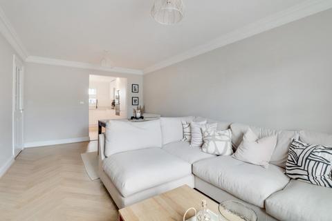 2 bedroom apartment for sale, The Broadway, Thorpe Bay SS1