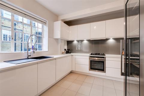 2 bedroom flat to rent, Kensington High Street, W8