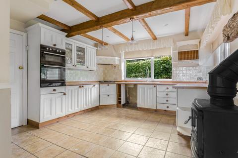 5 bedroom detached house to rent, Knights Hill, Walsall, WS9 0TG