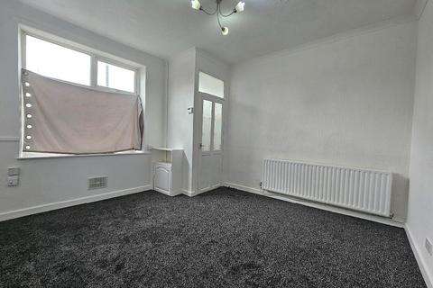 2 bedroom terraced house to rent, Gerrard Street, Kearsley, Bolton