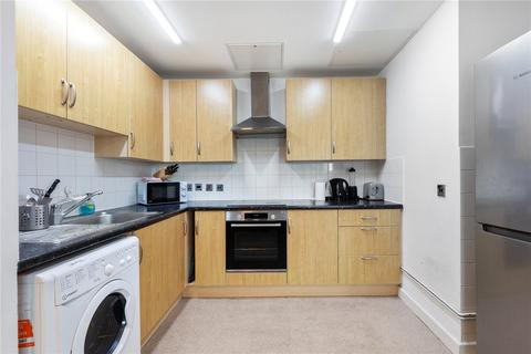 3 bedroom apartment for sale, Drayton Park, London, N5