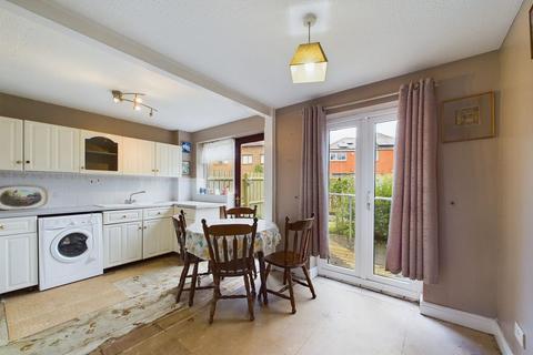60 Queens Drive, Whitby, YO22 4HW