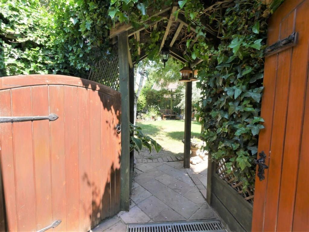 Access To Rear Garden