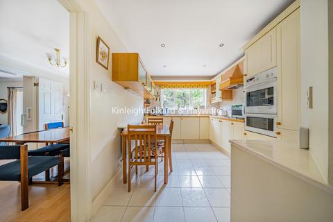 4 bedroom detached house for sale, Oakhurst Close, Chislehurst