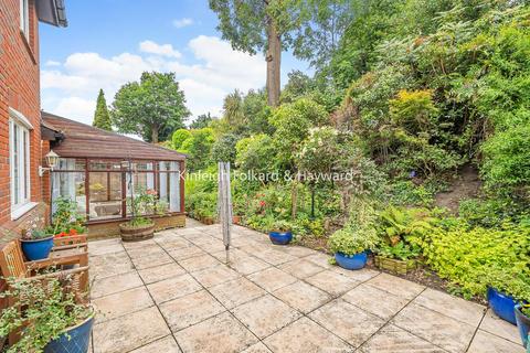 9 Oakhurst Close, Chislehurst, BR7 5LF