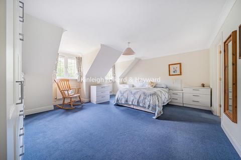 9 Oakhurst Close, Chislehurst, BR7 5LF