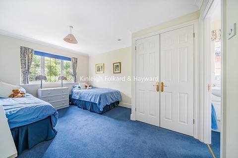 9 Oakhurst Close, Chislehurst, BR7 5LF
