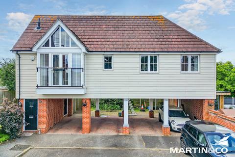 2 bedroom apartment for sale, Lambourne Chase, Chelmsford