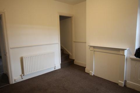 2 bedroom terraced house to rent, Victoria Street, Grantham