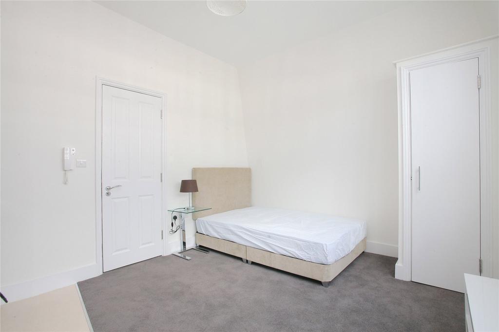 Studio Room