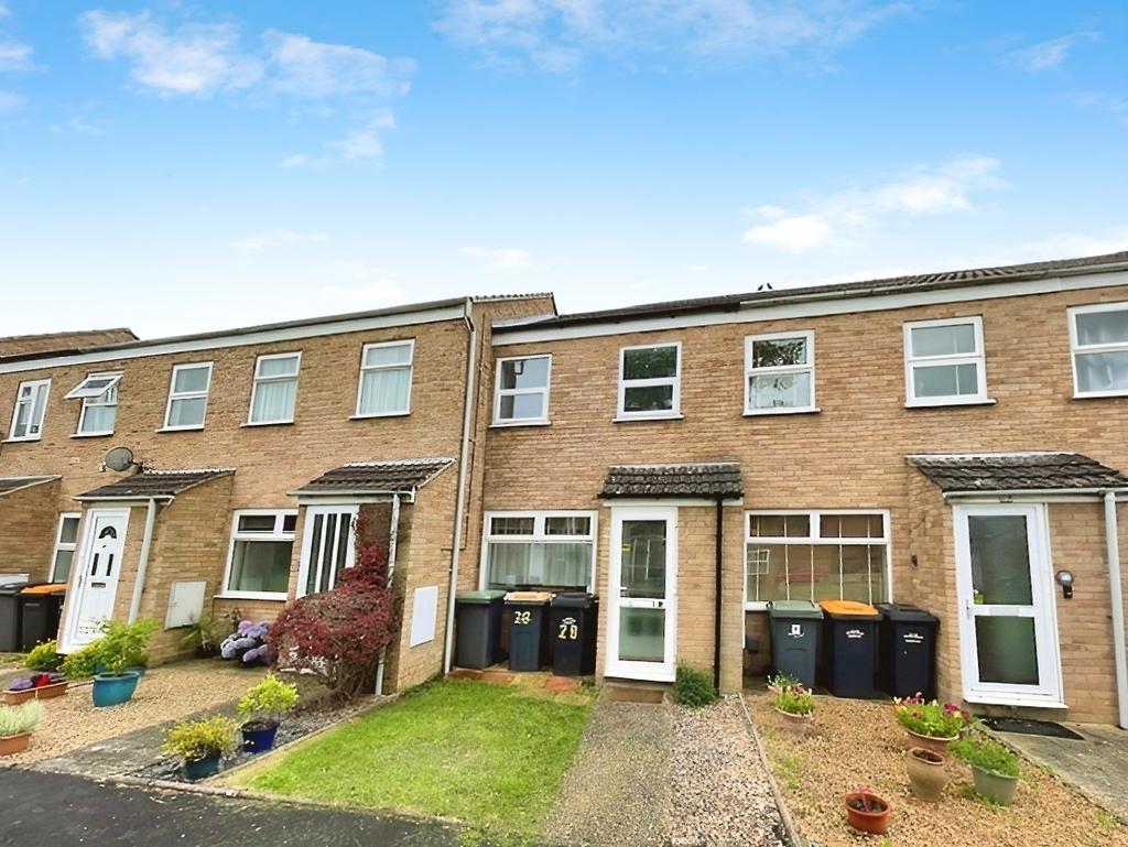 Crediton Close 2 bed detached house to rent £1,000 pcm (£231 pw)