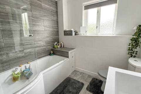 77 Bratton Road, Westbury, BA13 3ES
