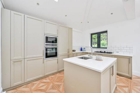 7 Ardgowan Road, London, SE6 1AJ