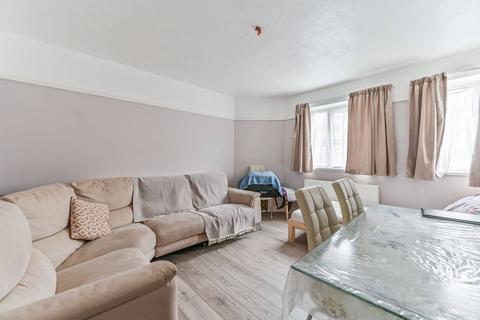 2 bedroom flat for sale, Warwick Gardens, Thornton Heath, CR7