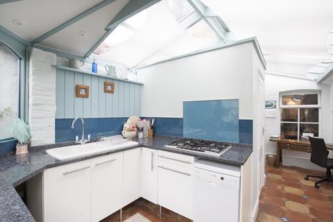 13 Ferry Road, Twickenham, TW1 3DW