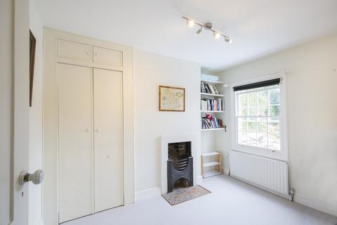 13 Ferry Road, Twickenham, TW1 3DW