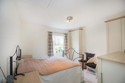 13 Ferry Road, Twickenham, TW1 3DW