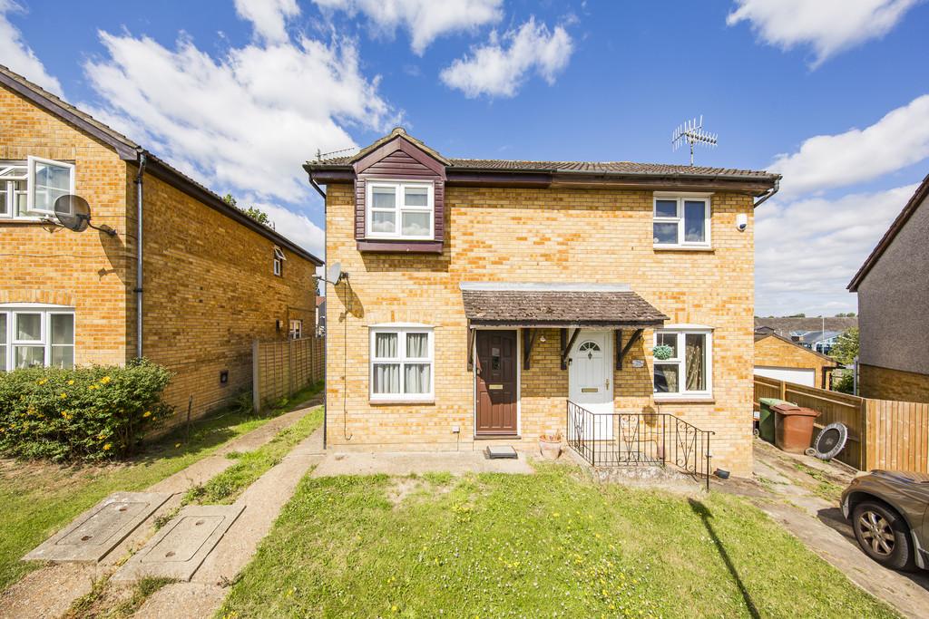 Hazelwood Close, Tunbridge Wells 2 bed semidetached house for sale £320,000