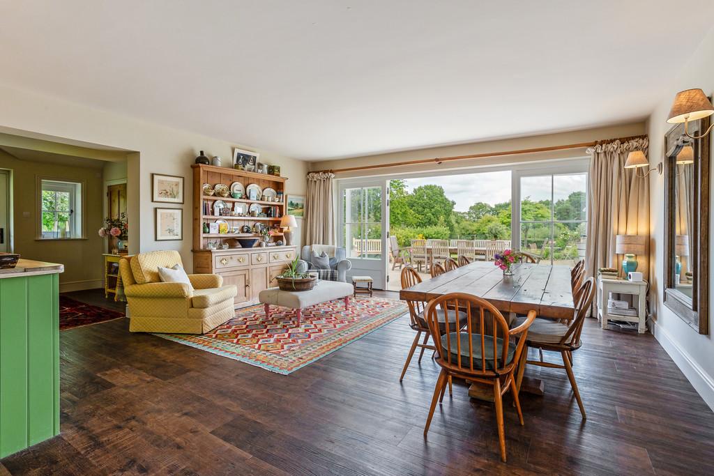 Breakfast/Living Room