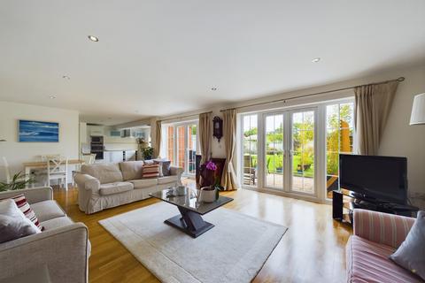 5 bedroom detached house for sale, Derby Road, Doveridge