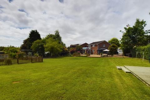 4 bedroom detached house for sale, Chestnut Close, Tean