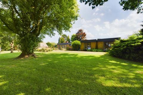 3 bedroom detached bungalow for sale, Newton Park, Newton Solney, Burton-on-Trent