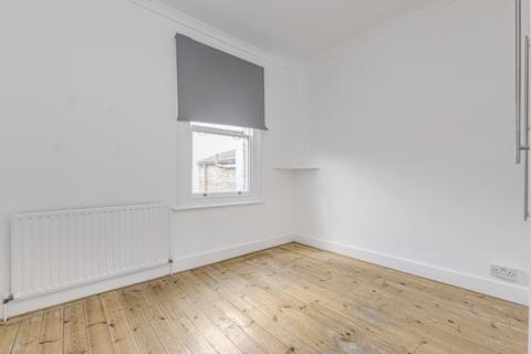 1 bedroom flat for sale, Sandycombe Road, Richmond, UK