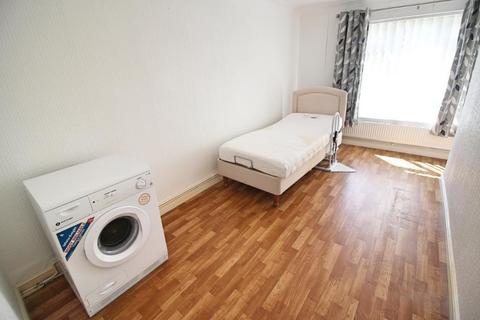 2 bedroom ground floor flat for sale, Pant-y-celyn Road, Penarth CF64
