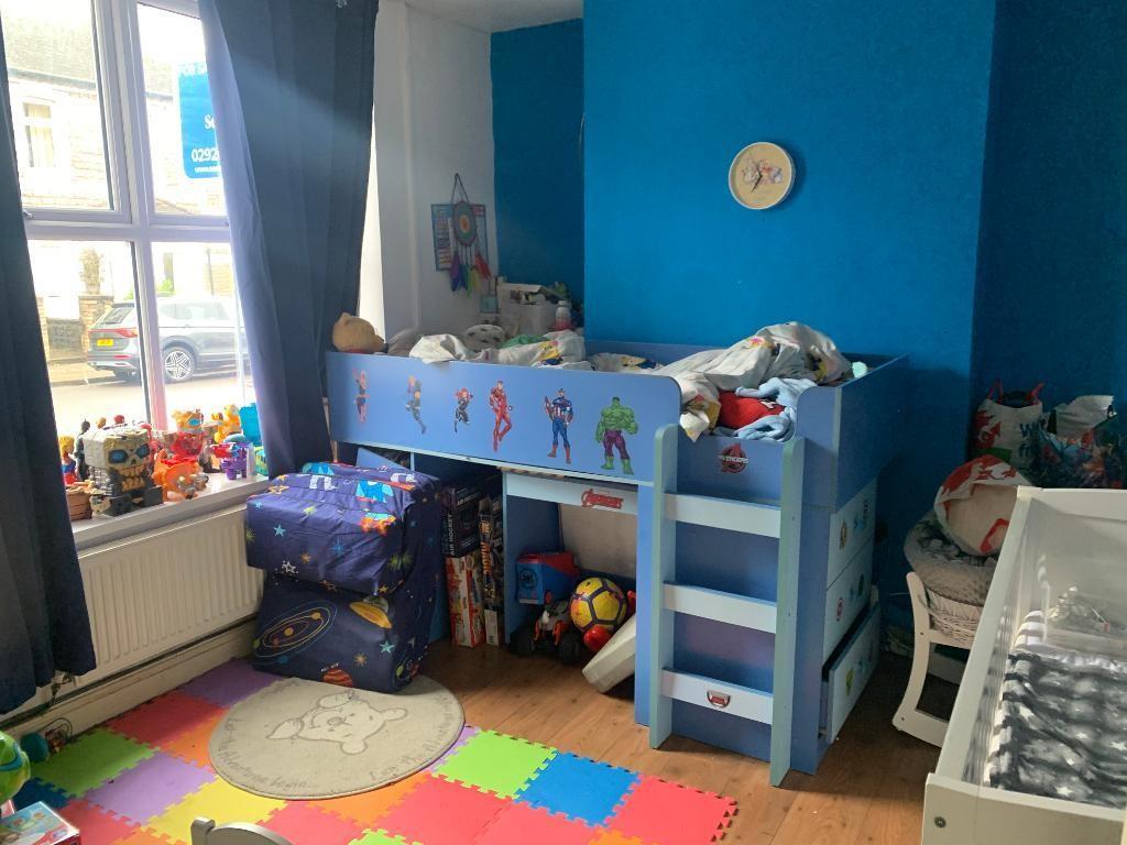 High St Bedroom