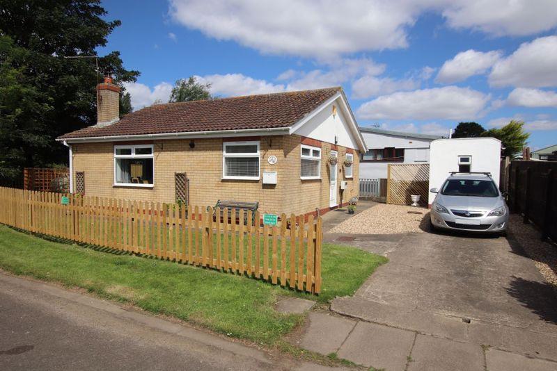 MAIN ROAD, HUMBERSTON FITTIES 2 bed chalet for sale £89,000