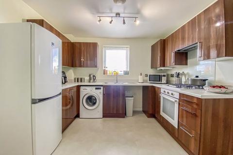52 Donington Grove, Wolverhampton, WV10 6EE