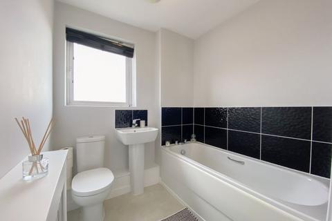 52 Donington Grove, Wolverhampton, WV10 6EE