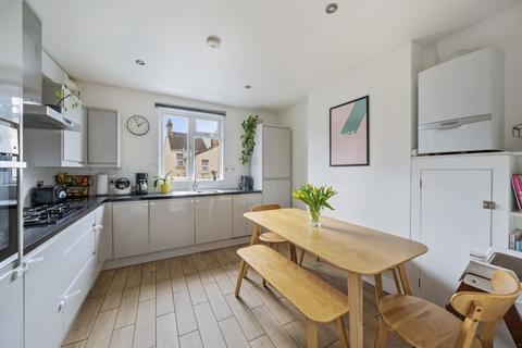 2 bedroom apartment for sale, Leghorn Road, Kensal Green,London NW10
